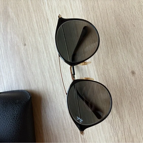 Ray-Ban Black and Gold Women's Sunglasses with Case - Picture 8 of 13